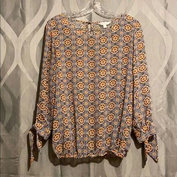 Charming Charlie’s Top - Picture 1 of 6